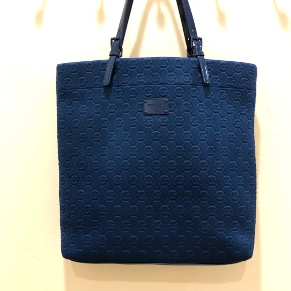 Michael Kors Neoprene & Patent Leather Tote Gently Used. Excellent Condition! - Picture 8 of 9